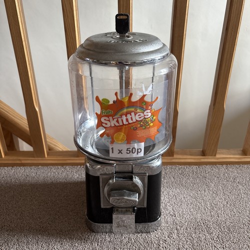 Vintage beaver 50p - beaver, skittles